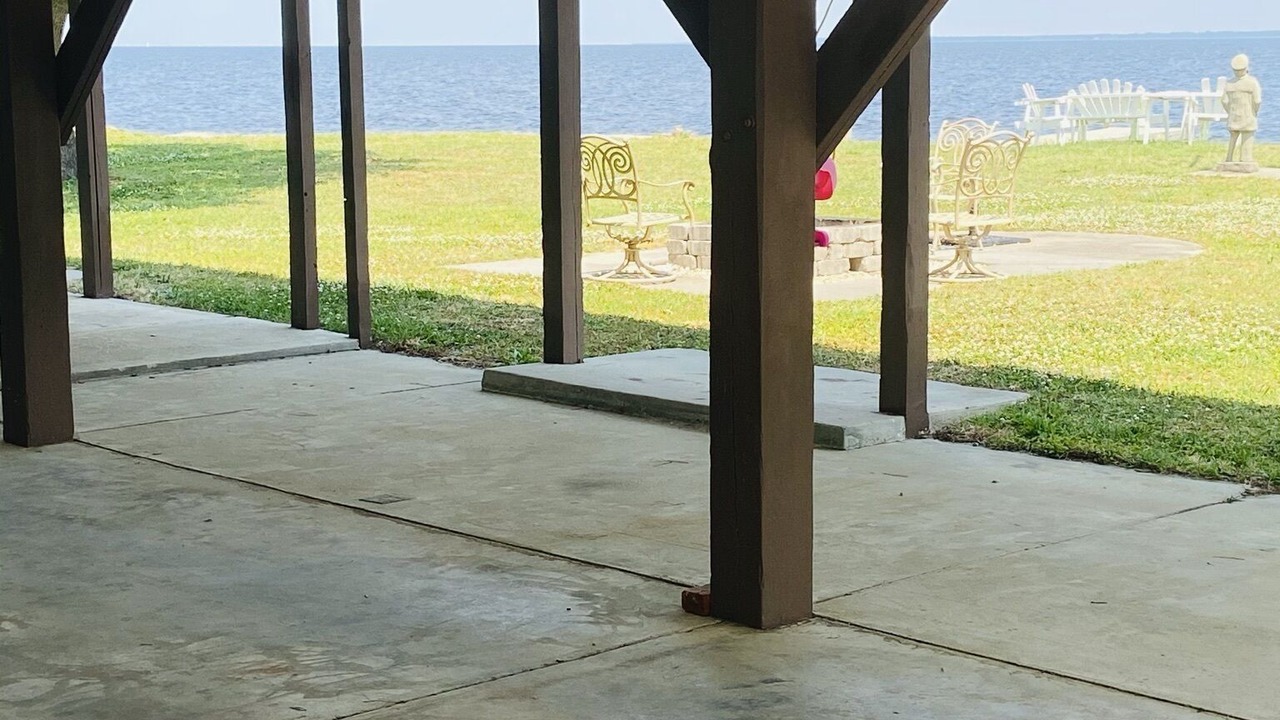 Photo of Patio Balcony in Minnesott Beach