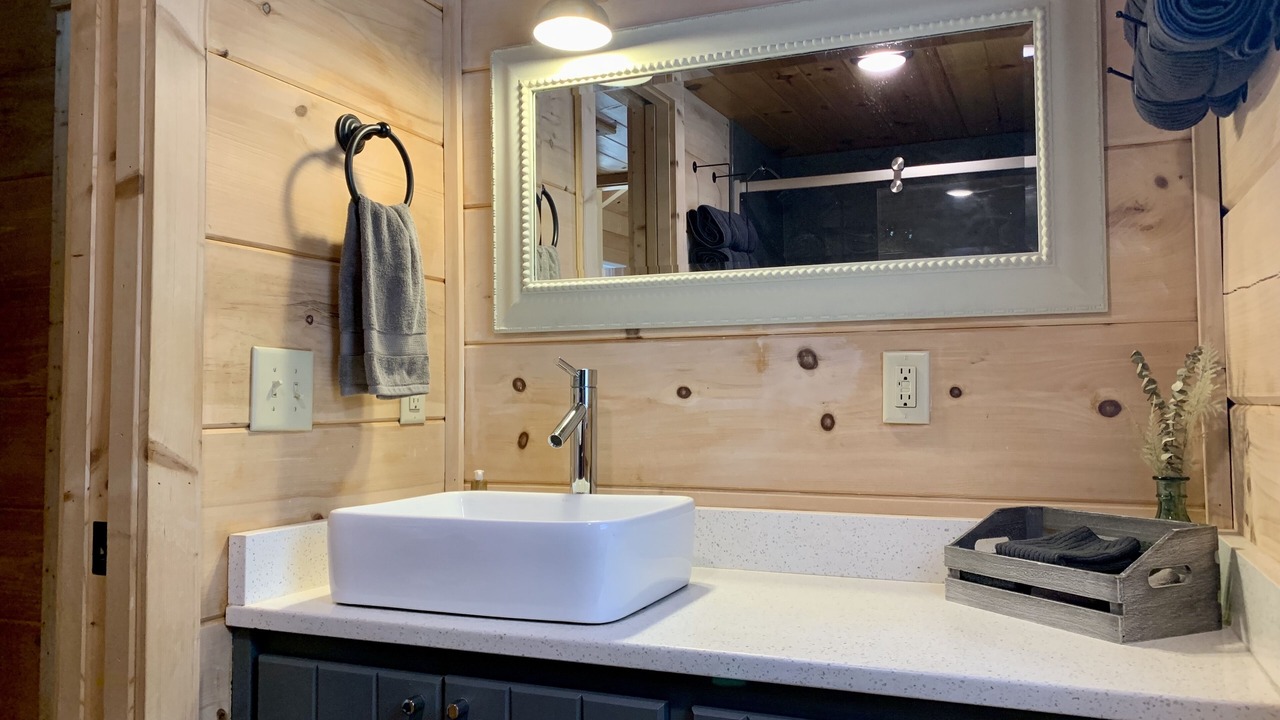 Photo of Bathroom in Old Fort