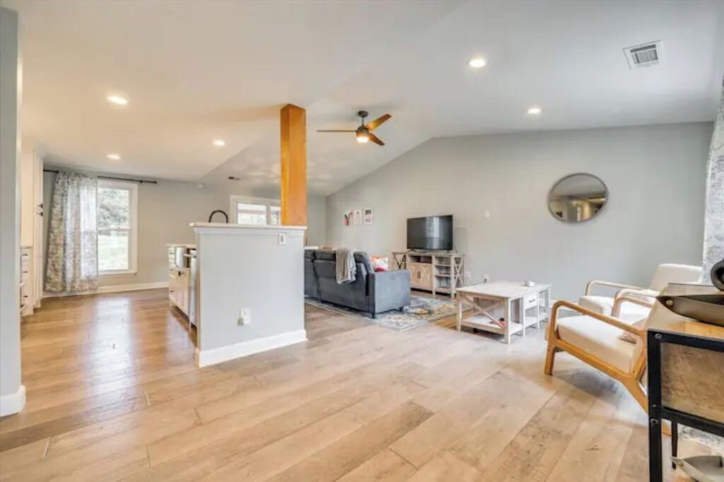 Photo of Livingroom in McAlpine