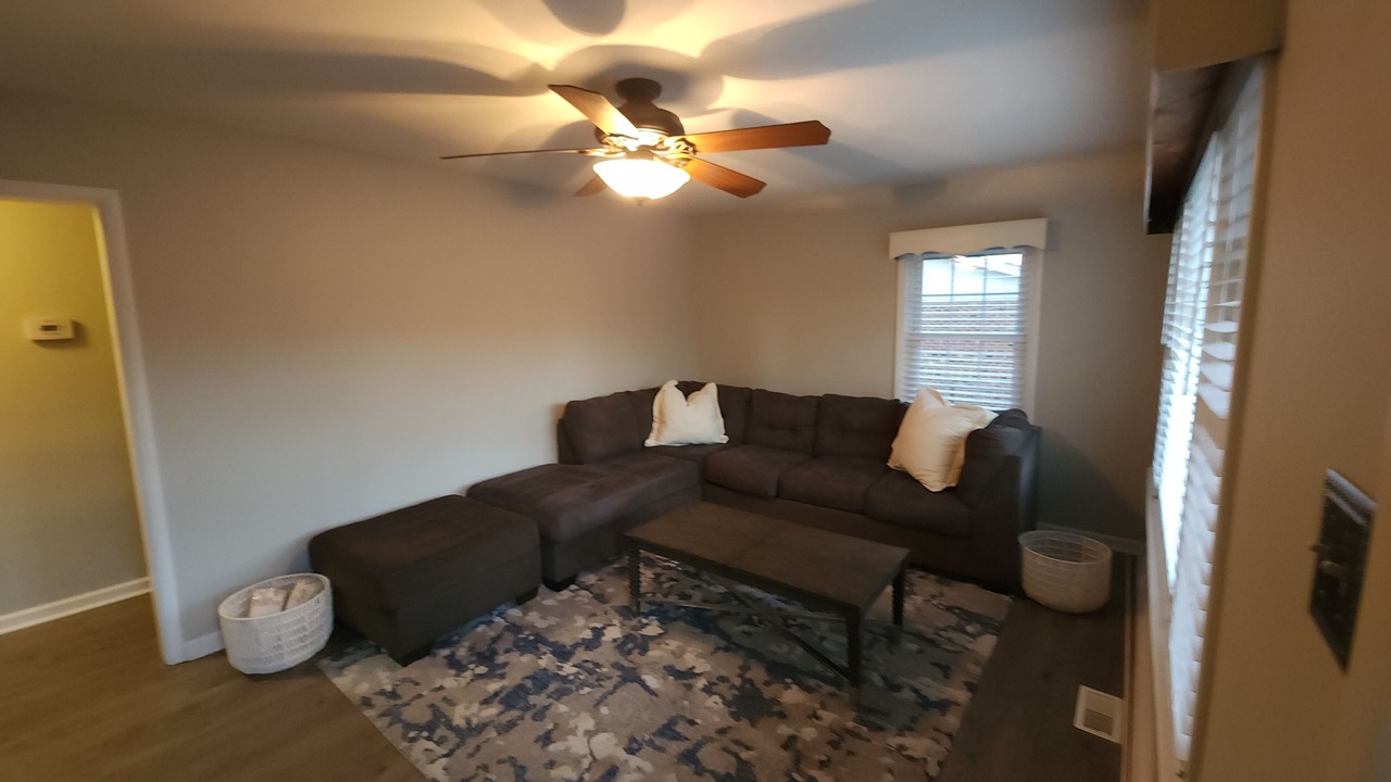 Photo of Livingroom in Roanoke Rapids