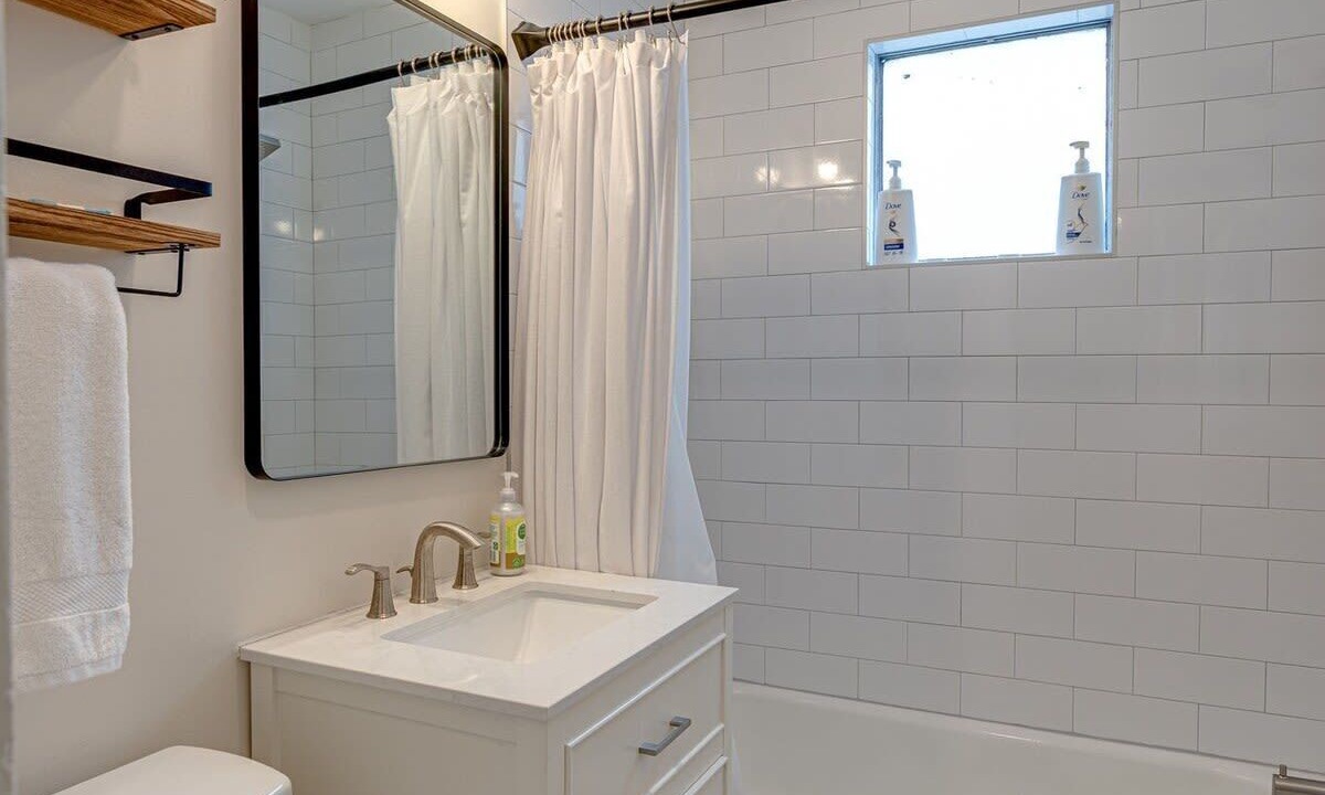 Photo of Bathroom in Melrose
