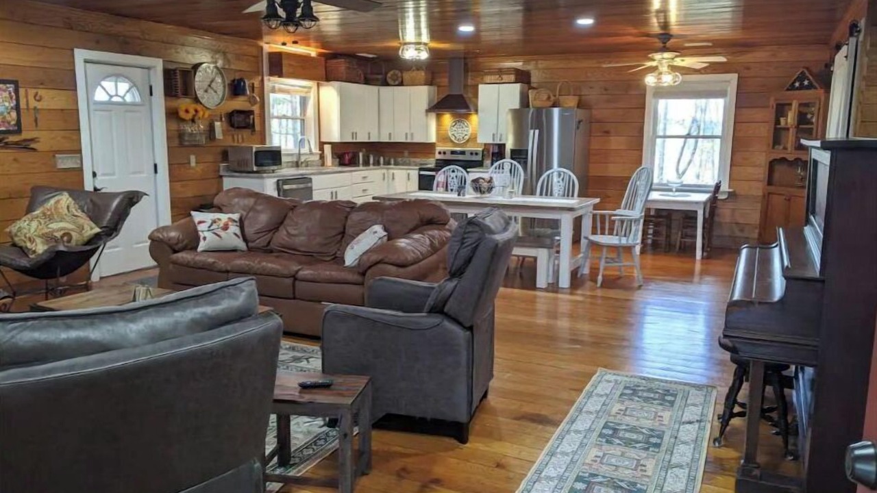 Photo of Livingroom in Lawsonville