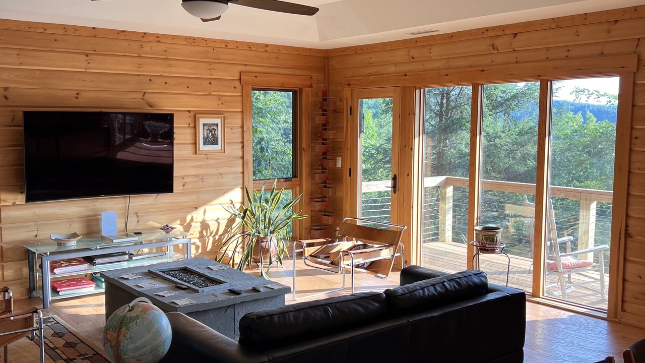 Photo of Livingroom in Spruce Pine