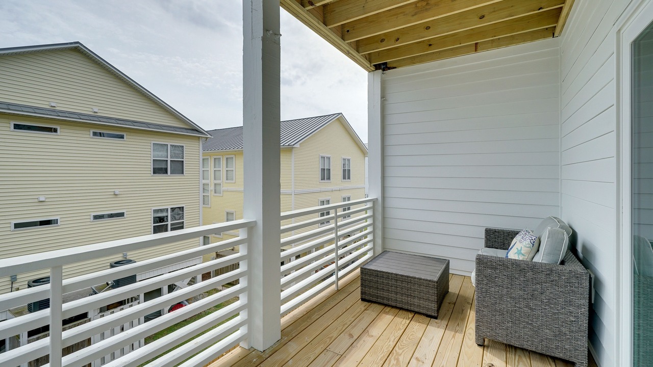 Photo of Patio Balcony in Wilmington Beach