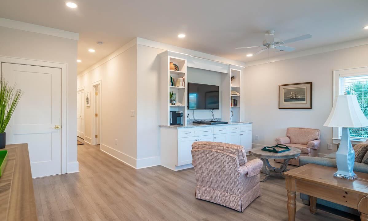 Photo of Livingroom in North Litchfield Beach