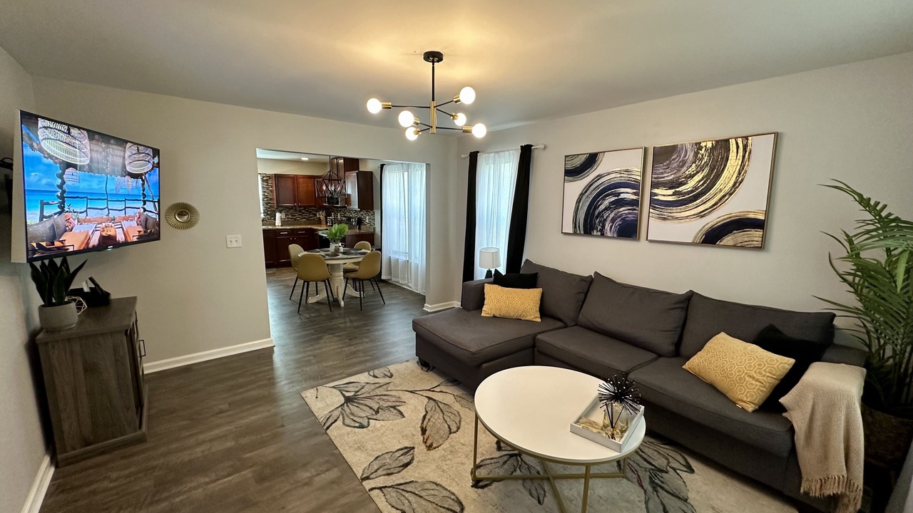 Photo of Livingroom in Southeast Raleigh