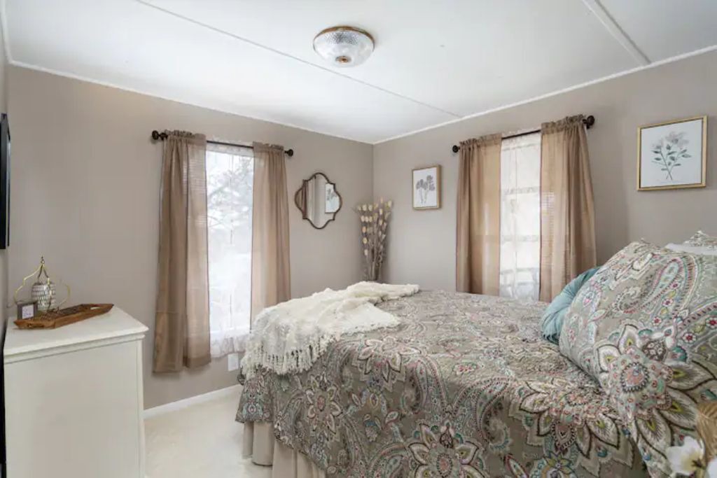 Photo of Bedroom in Woodfin