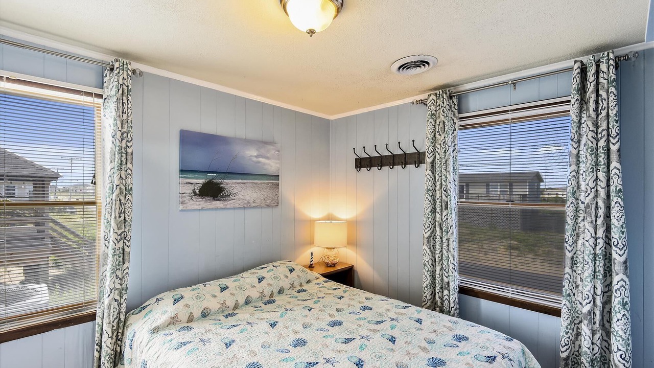 Photo of Bedroom in Colington