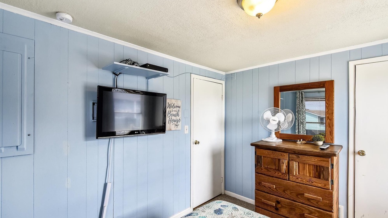 Photo of Bedroom in Colington