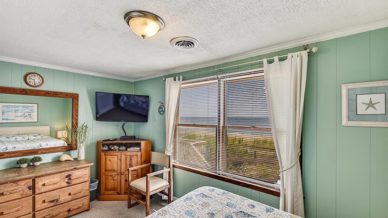 Photo of Bedroom in Colington