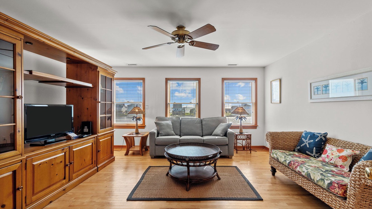 Photo of Livingroom in Brigands' Bay