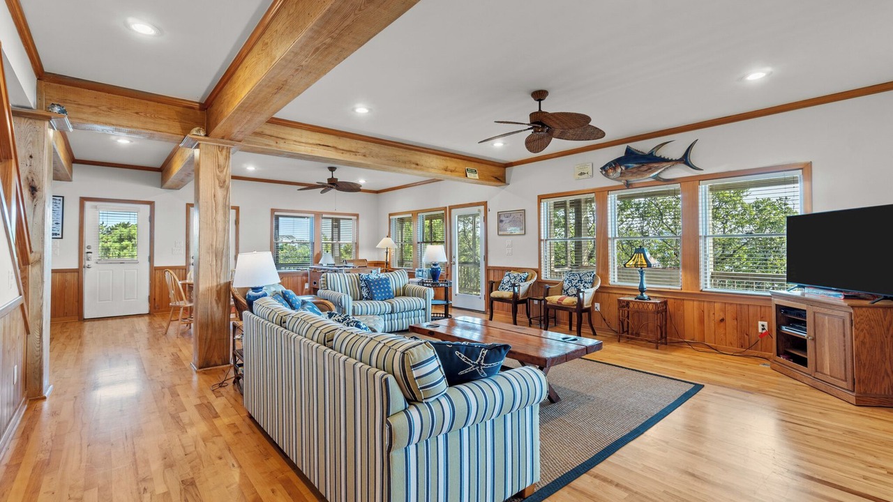 Photo of Livingroom in Brigands' Bay