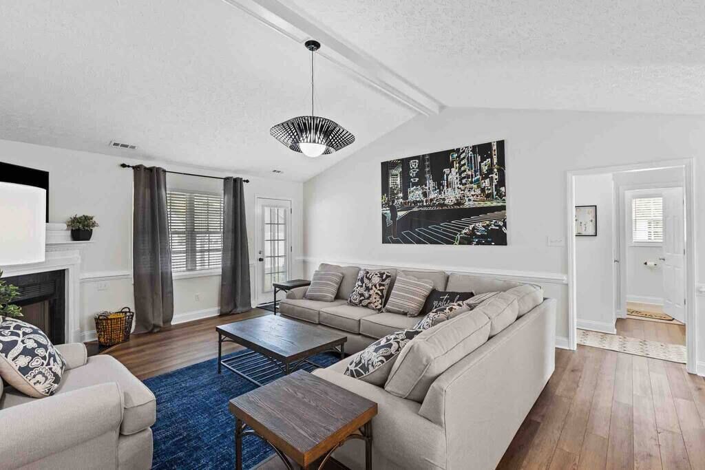 Photo of Livingroom in New Bern