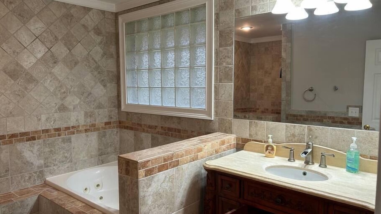 Photo of Bathroom in Northlakes