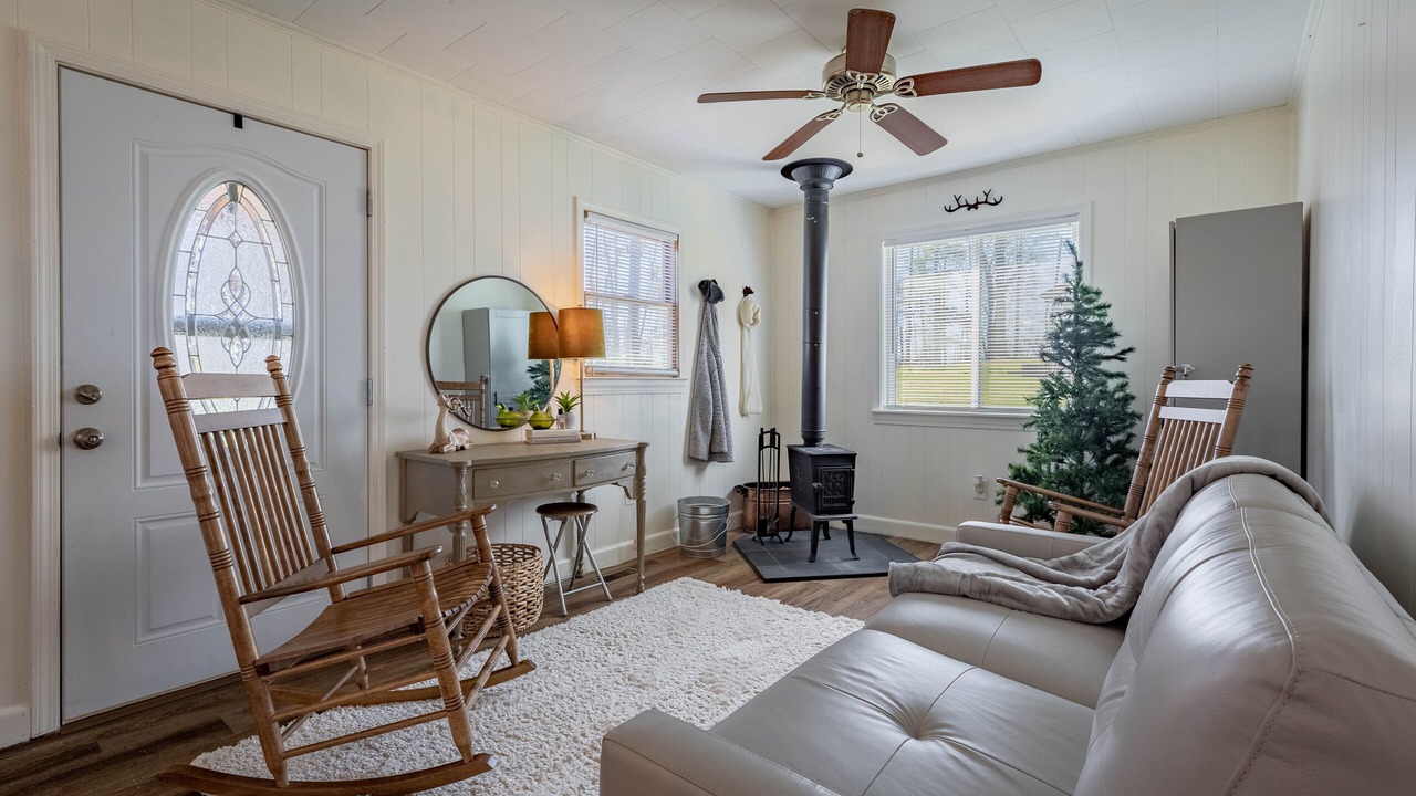 Photo of Livingroom in Morganton
