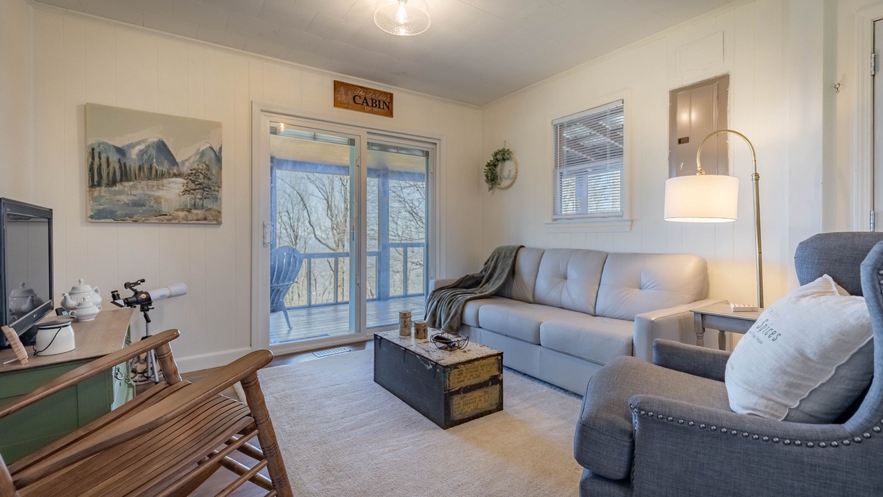 Photo of Livingroom in Morganton