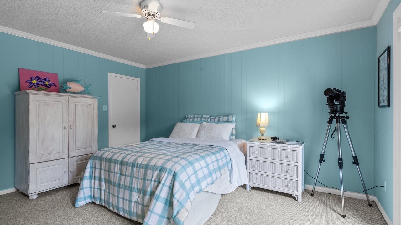 Photo of Bedroom in Pine Knoll Shores