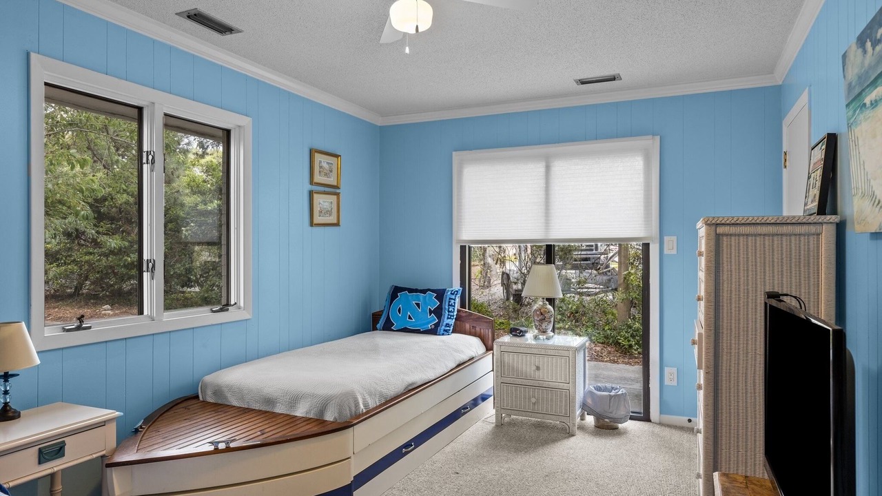 Photo of Bedroom in Pine Knoll Shores