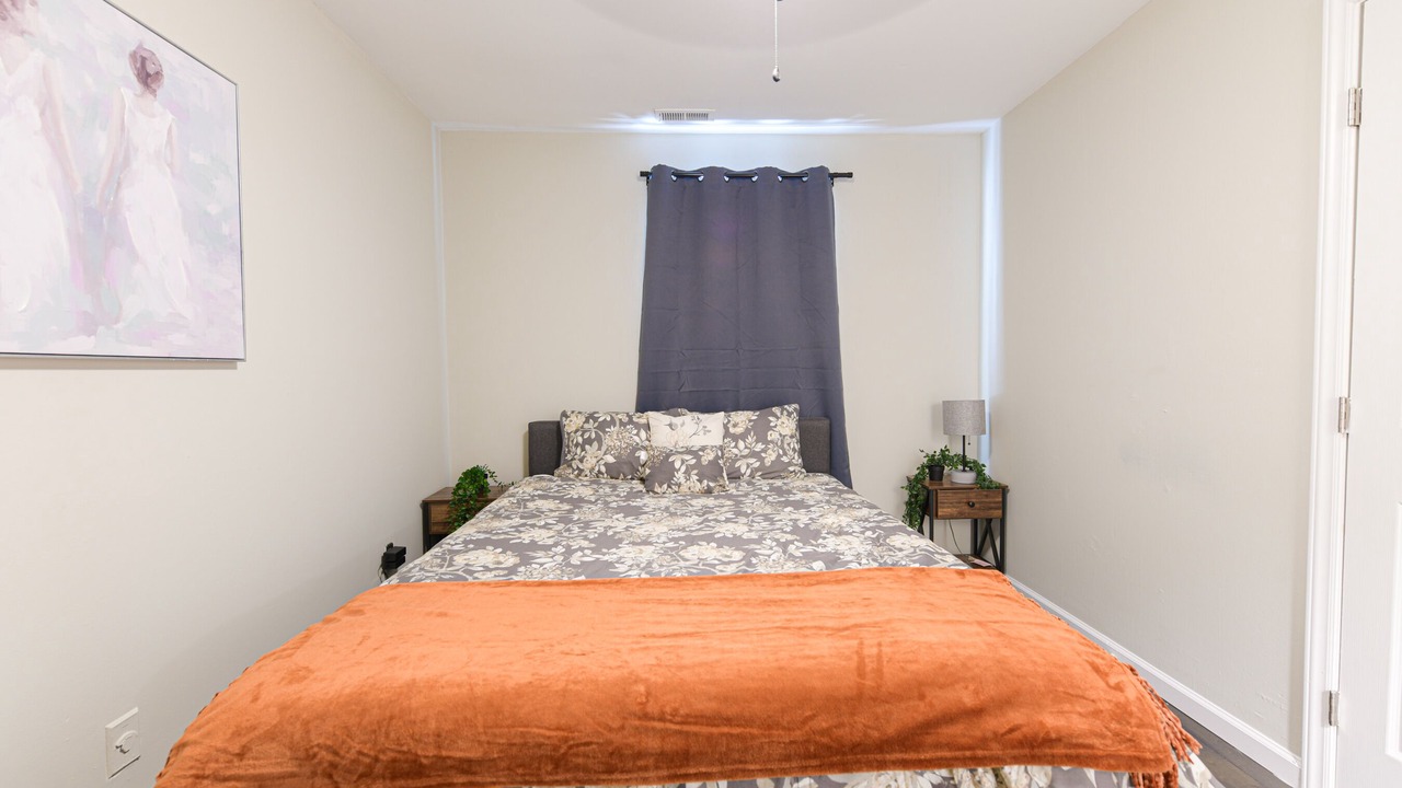 Photo of Bedroom in Villa Heights
