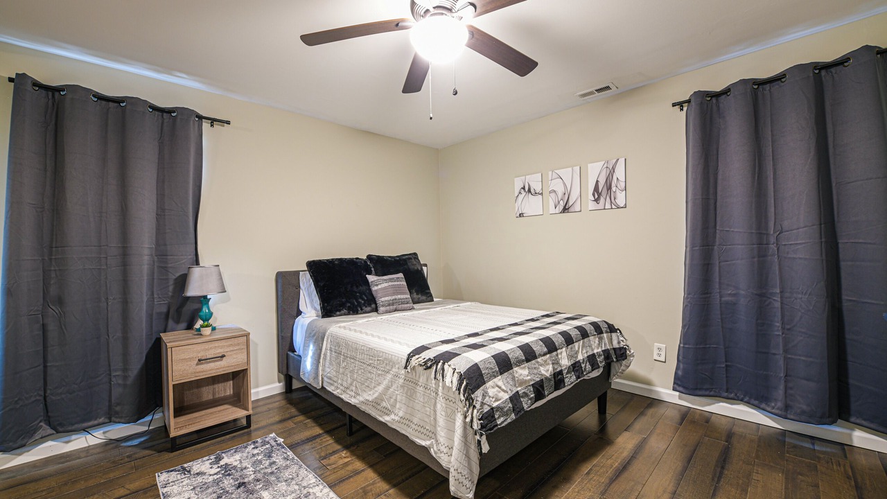 Photo of Bedroom in Villa Heights
