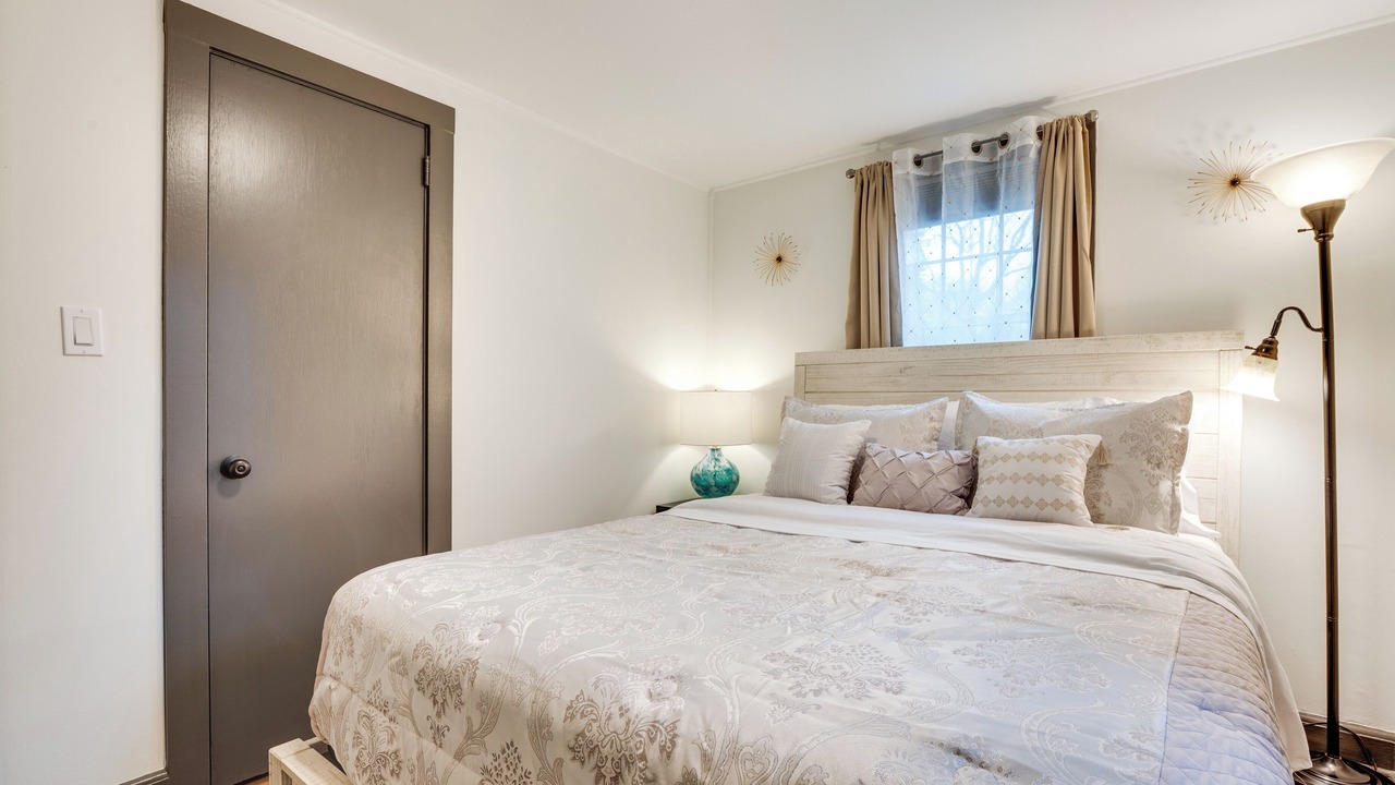Photo of Bedroom in Arden