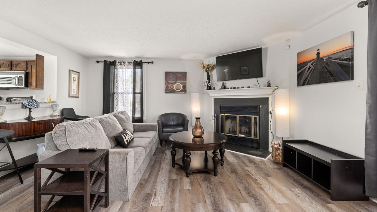 Photo of Livingroom in North Raleigh