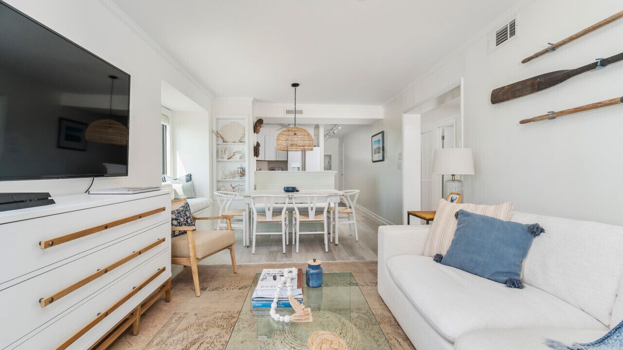 Photo of Livingroom in Atlantic Beach