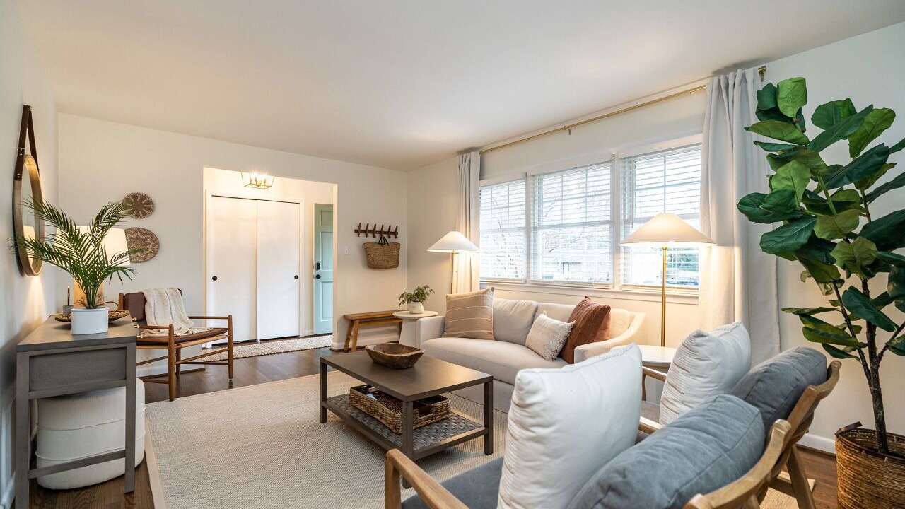 Photo of Livingroom in North Hills