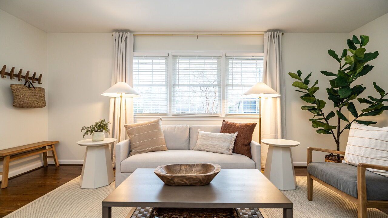 Photo of Livingroom in North Hills