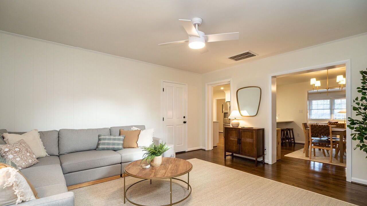 Photo of Livingroom in North Hills