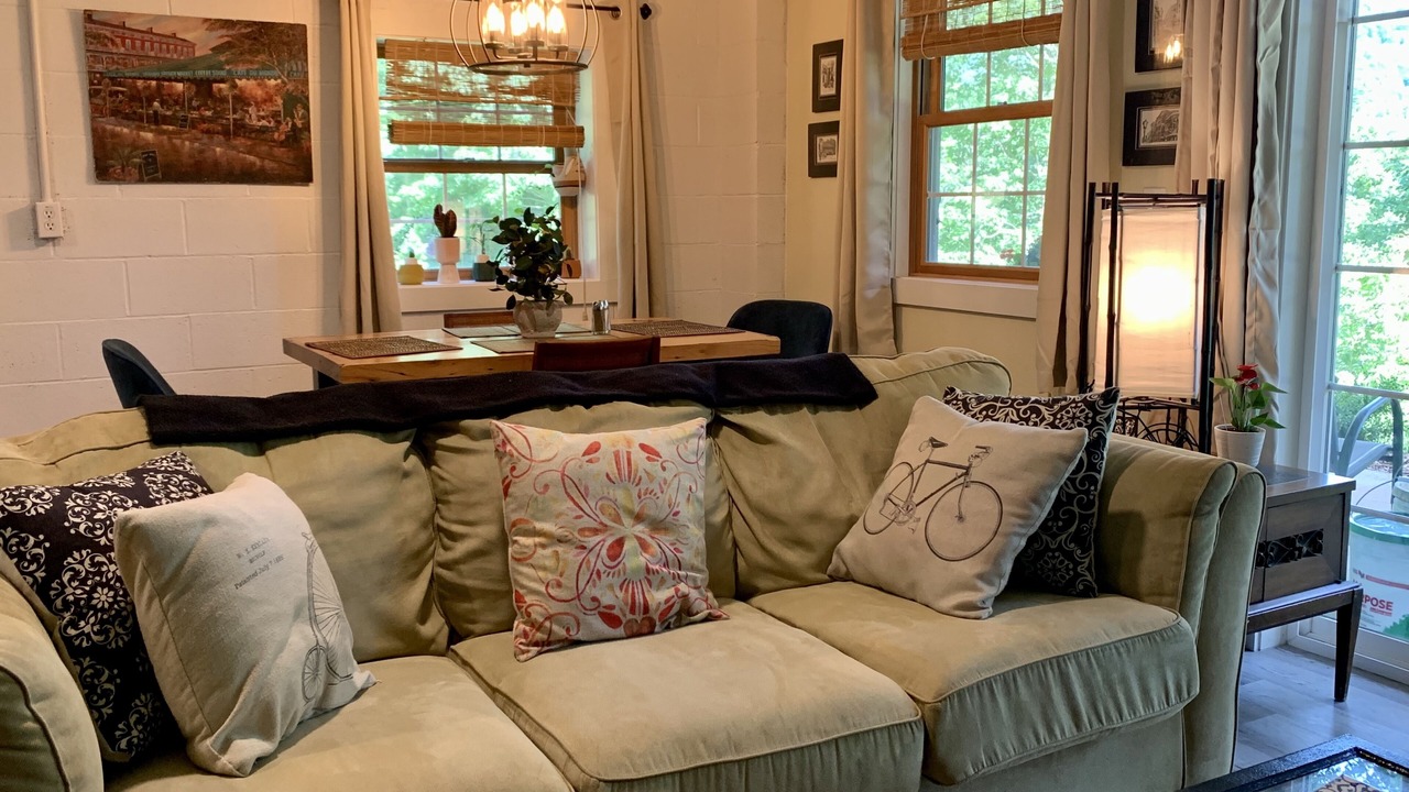 Photo of Livingroom in Canton