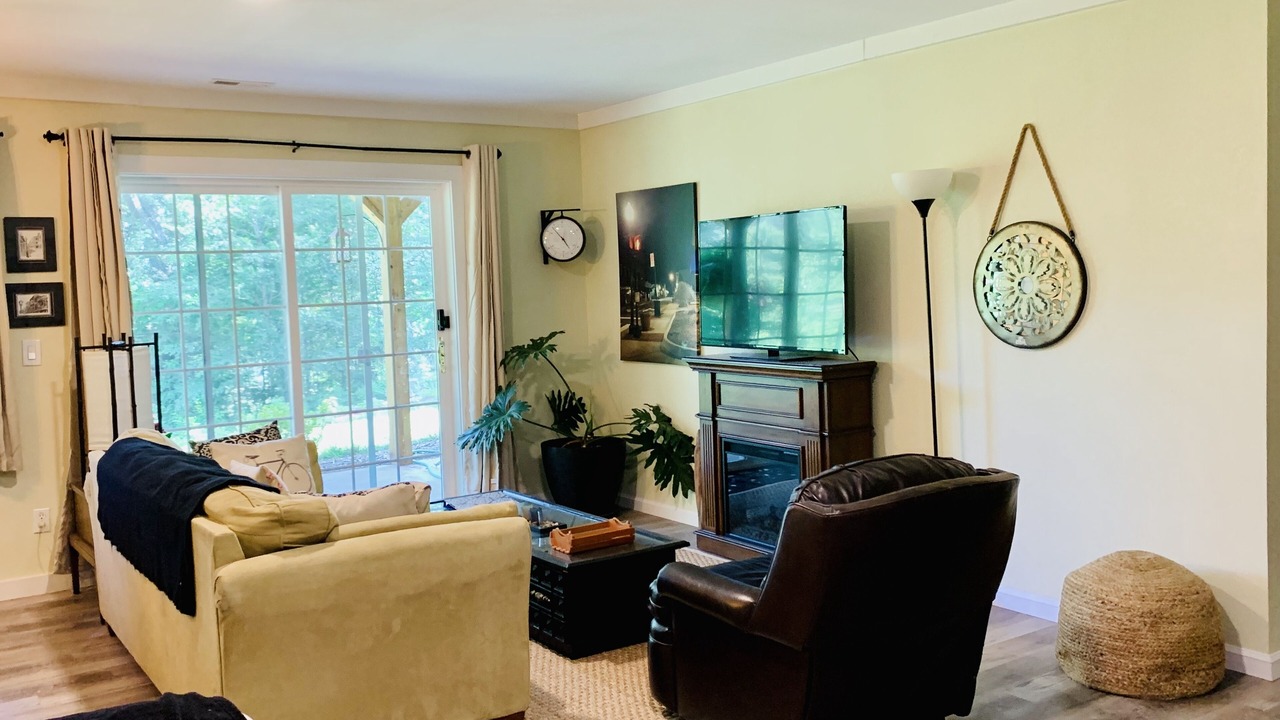 Photo of Livingroom in Canton