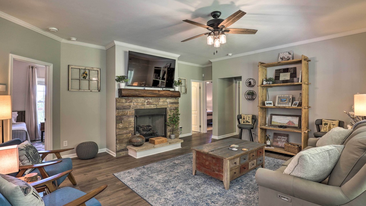 Photo of Livingroom in Rutherfordton