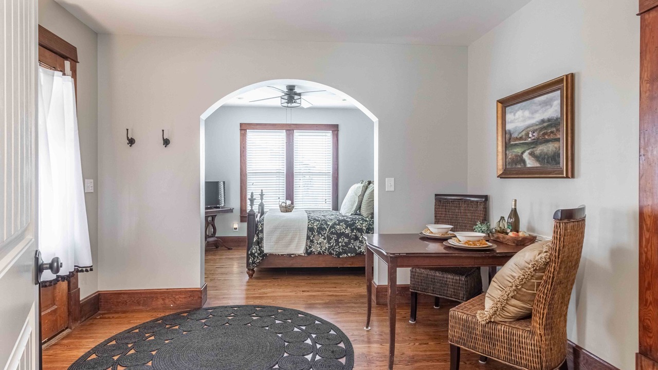 Photo of Bedroom in Hohenwald