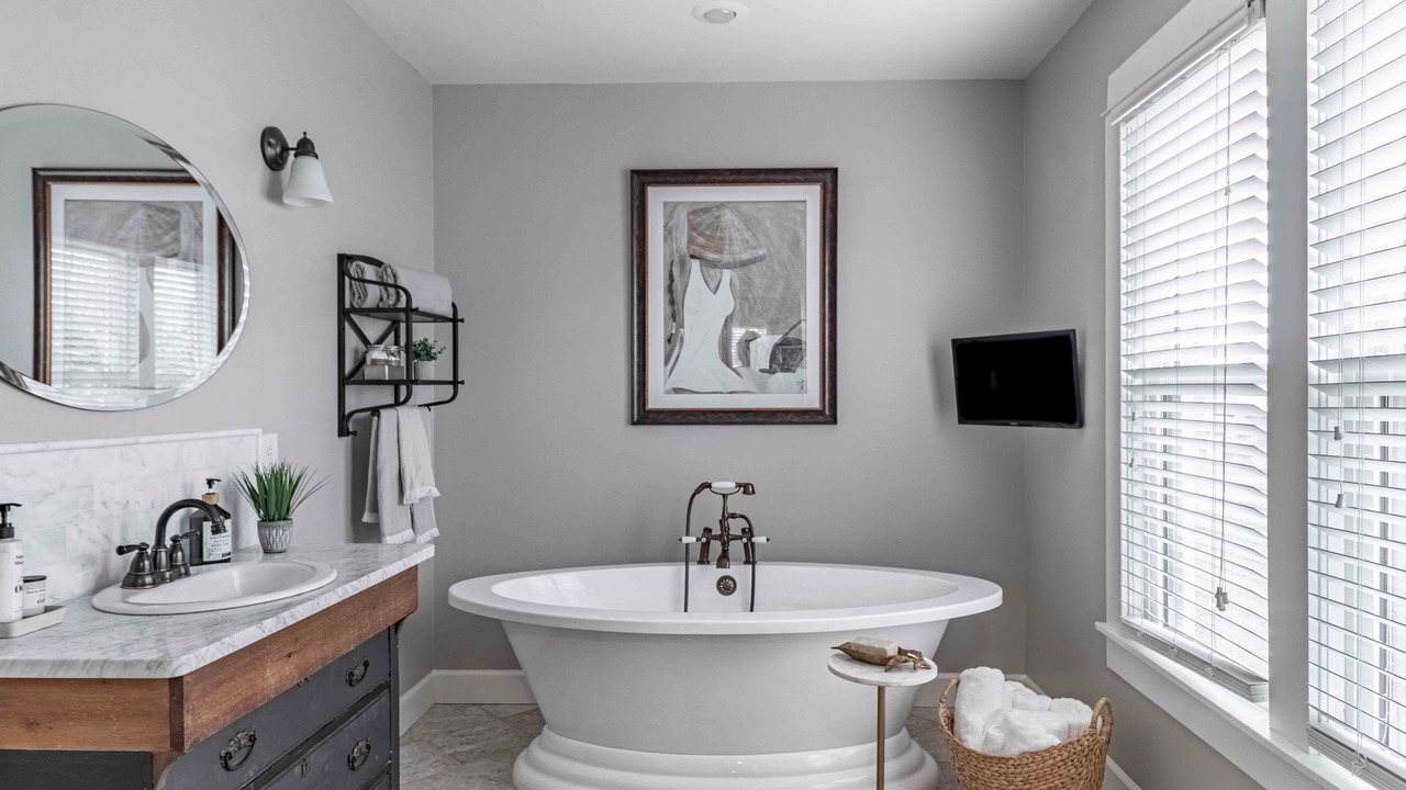 Photo of Bathroom in Hohenwald