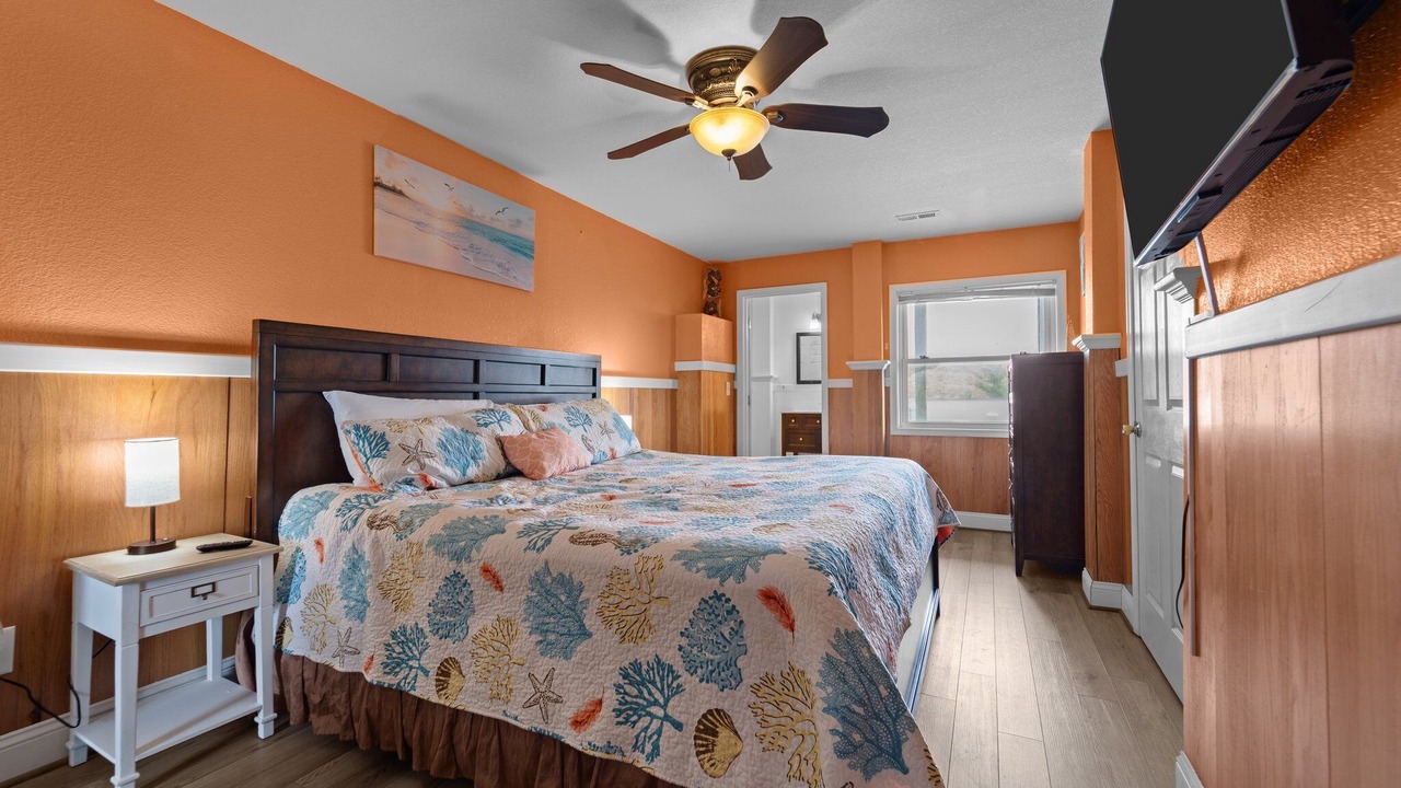 Photo of Bedroom in Waves
