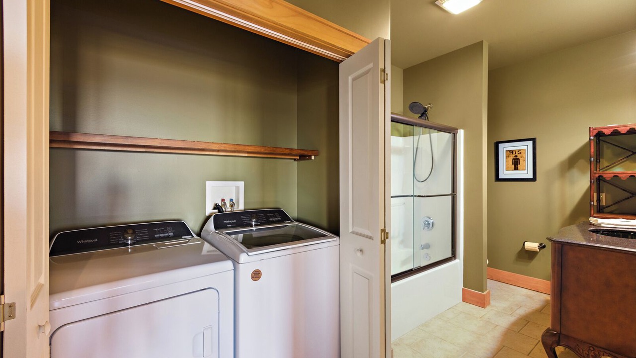 Photo of Bathroom in Seven Devils