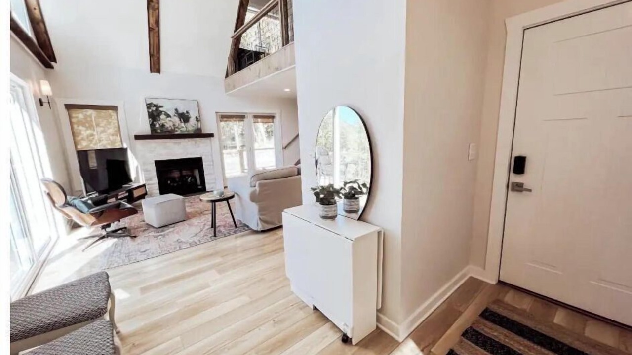 Photo of Livingroom in Fleetwood