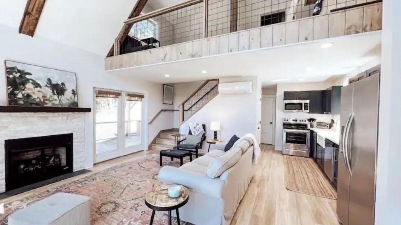 Photo of Livingroom in Fleetwood