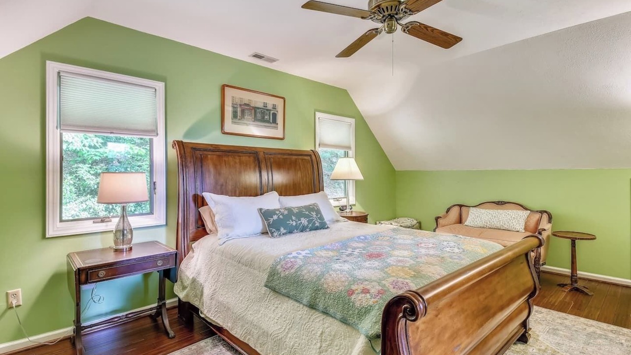 Photo of Bedroom in Burnsville