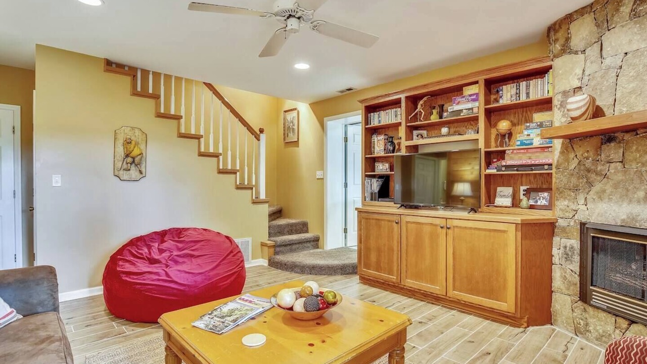 Photo of Livingroom in Burnsville