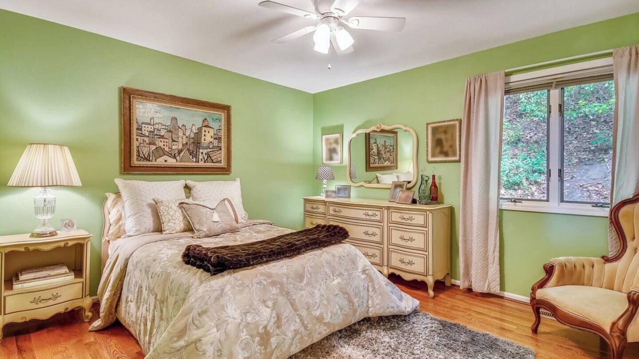 Photo of Bedroom in Burnsville