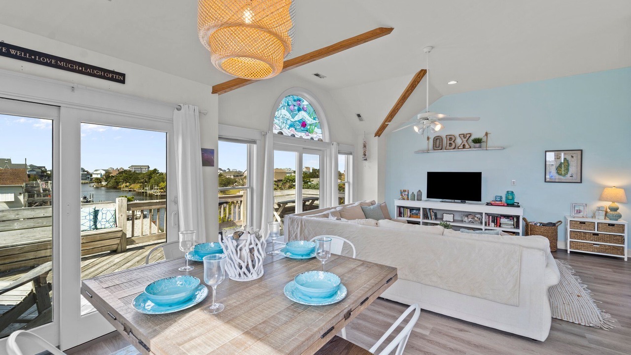 Photo of Livingroom in Brigands' Bay
