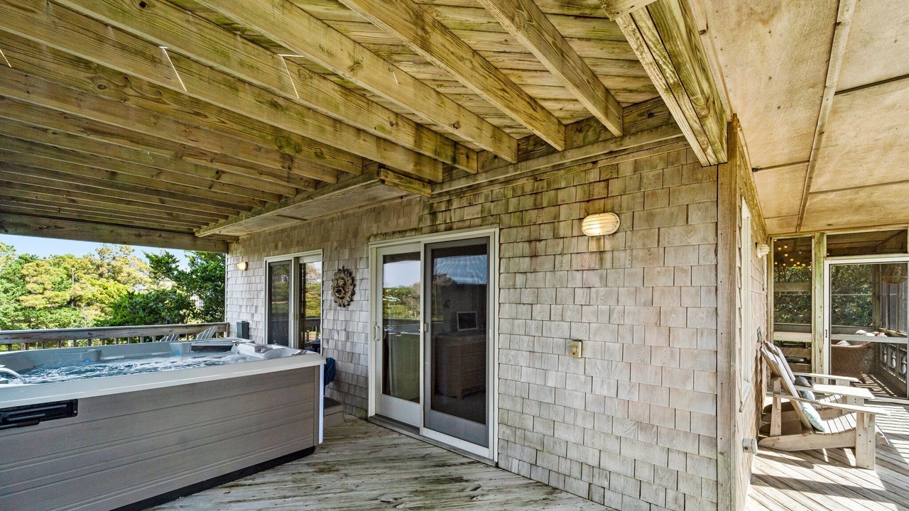 Photo of Patio Balcony in Brigands' Bay