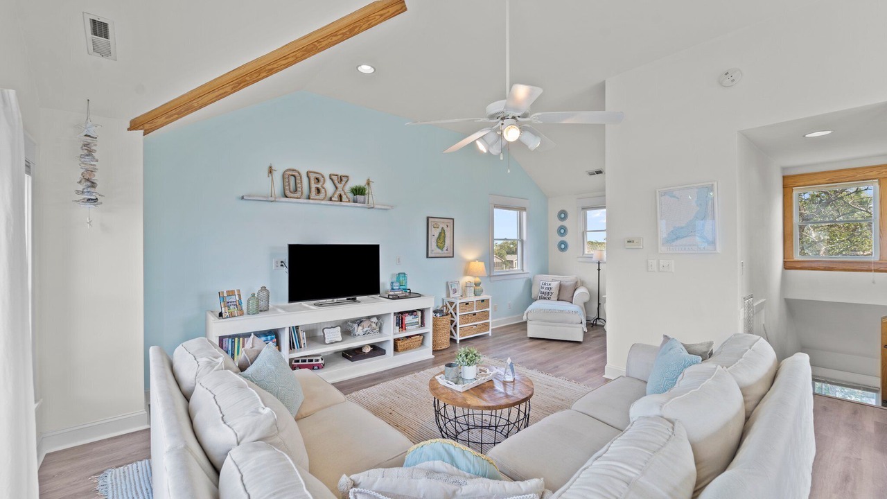 Photo of Livingroom in Brigands' Bay