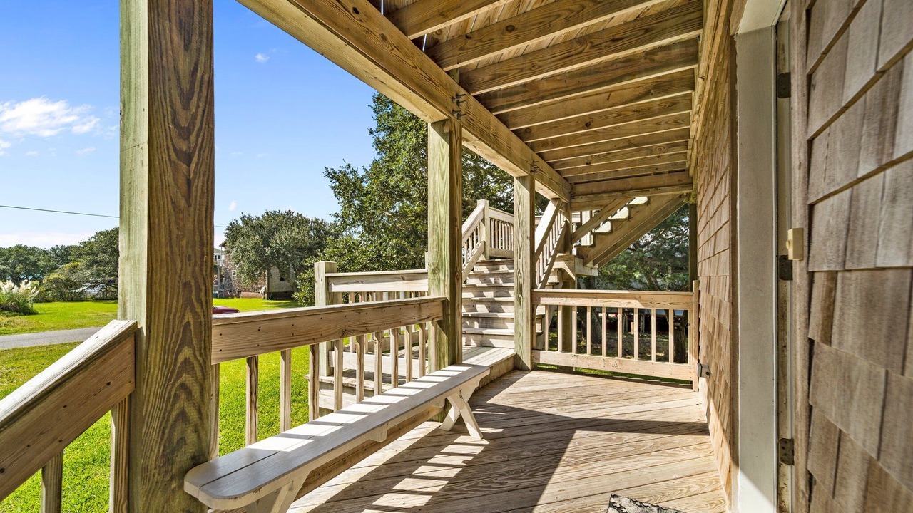 Photo of Patio Balcony in Brigands' Bay