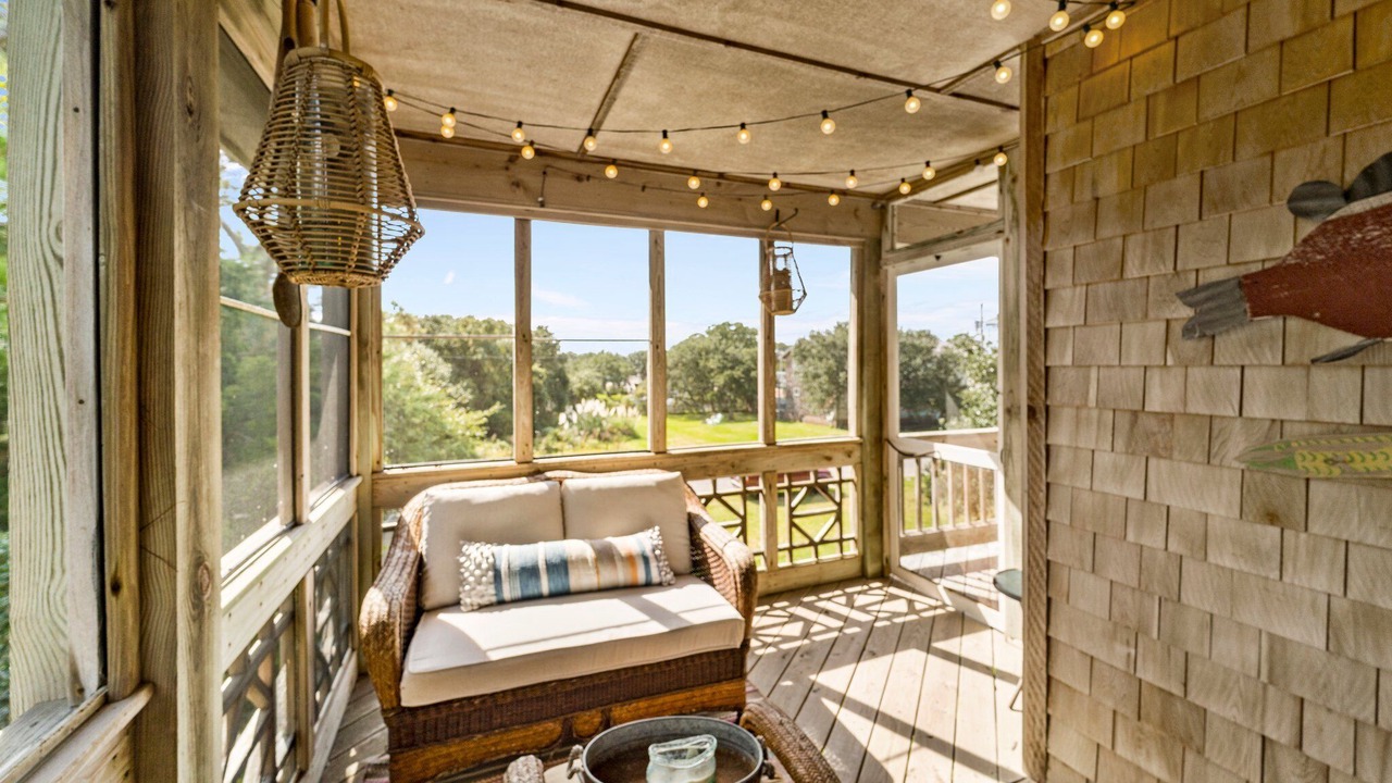 Photo of Livingroom in Brigands' Bay