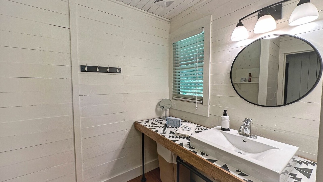 Photo of Bathroom in Mirror Lake
