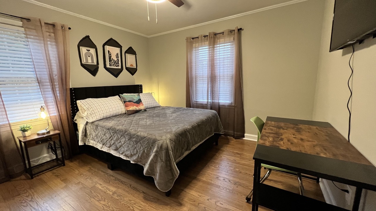 Photo of Bedroom in Apex