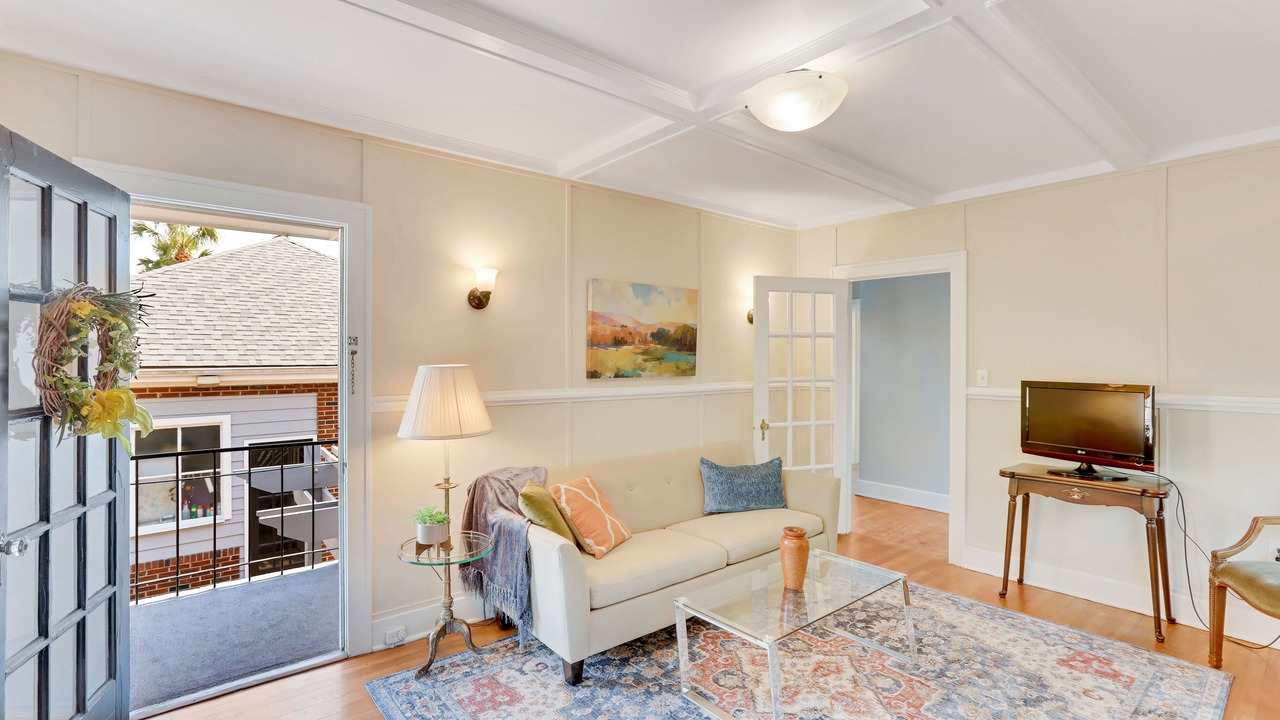 Photo of Livingroom in Midtown